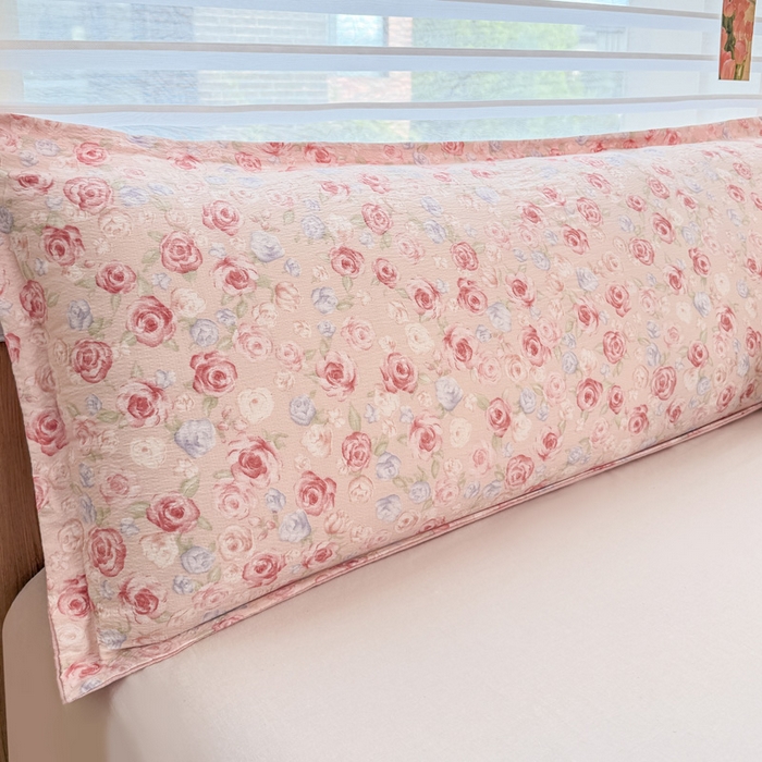 91家纺网 家纺一手货源 找家纺 麦田家纺 2025新款云感木棉皱皱双层纱长枕 浪漫花语