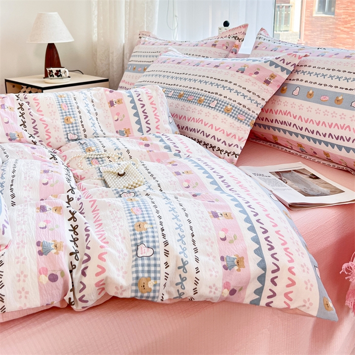 91家纺网 家纺一手货源 找家纺 麦田家纺 2025新款A类云感木棉皱皱双层纱印花四件套 开心小熊