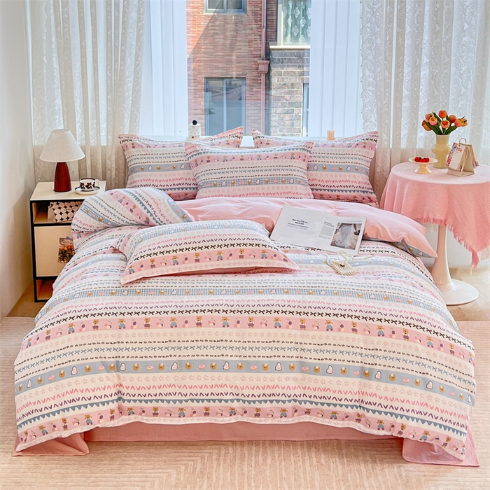 91家纺网 家纺一手货源 找家纺 麦田家纺 2025新款A类云感木棉皱皱双层纱印花四件套 开心小熊