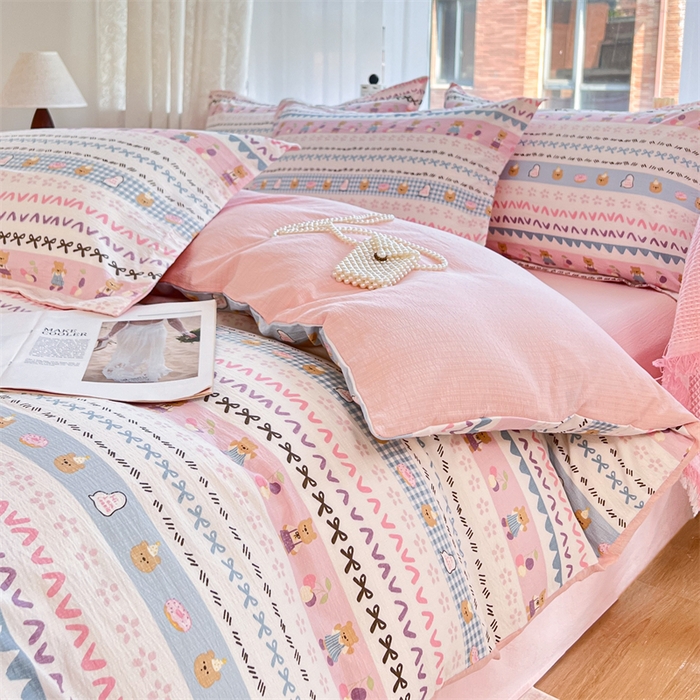91家纺网 家纺一手货源 找家纺 麦田家纺 2025新款A类云感木棉皱皱双层纱印花四件套 开心小熊