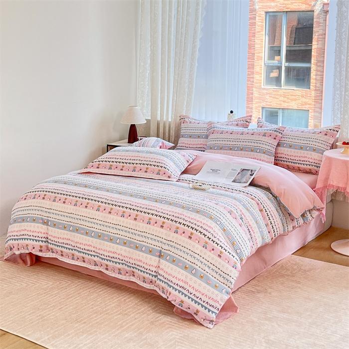 91家纺网 家纺一手货源 找家纺 麦田家纺 2025新款A类云感木棉皱皱双层纱印花四件套 开心小熊