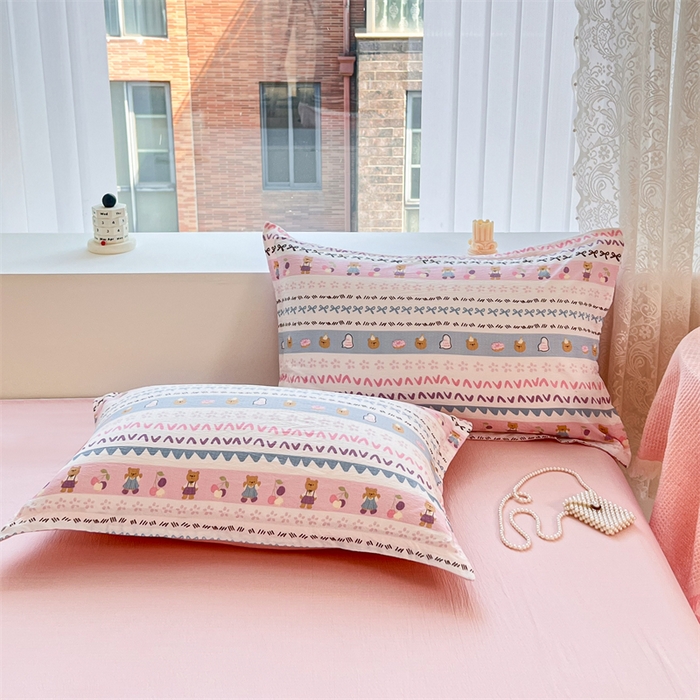 91家纺网 家纺一手货源 找家纺 麦田家纺 2025新款A类云感木棉皱皱双层纱印花四件套 开心小熊