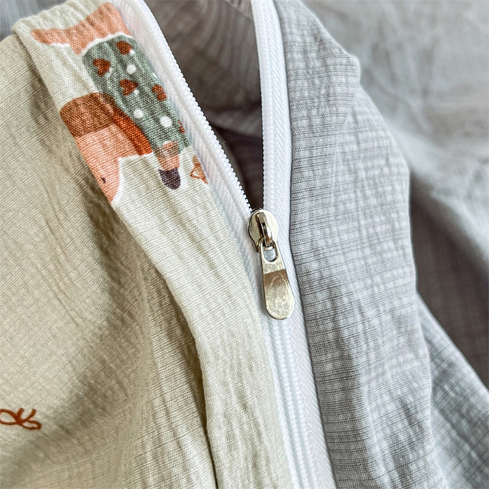 91家纺网 家纺一手货源 找家纺 麦田家纺 2025新款A类云感木棉皱皱双层纱印花四件套 腊肠犬