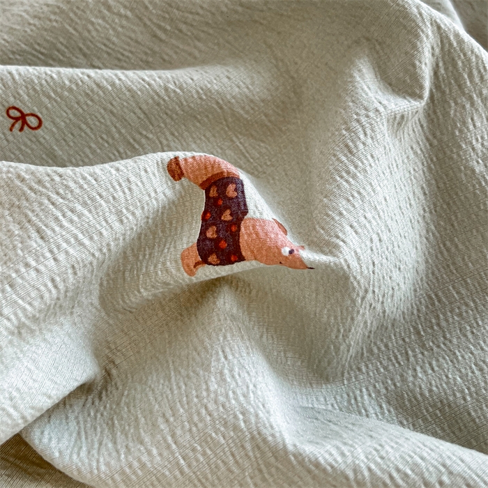 91家纺网 家纺一手货源 找家纺 麦田家纺 2025新款A类云感木棉皱皱双层纱印花四件套 腊肠犬