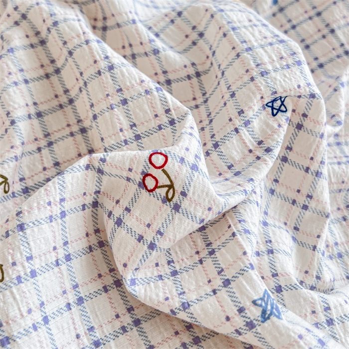 91家纺网 家纺一手货源 找家纺 麦田家纺 2025新款A类云感木棉皱皱双层纱印花四件套 樱桃格