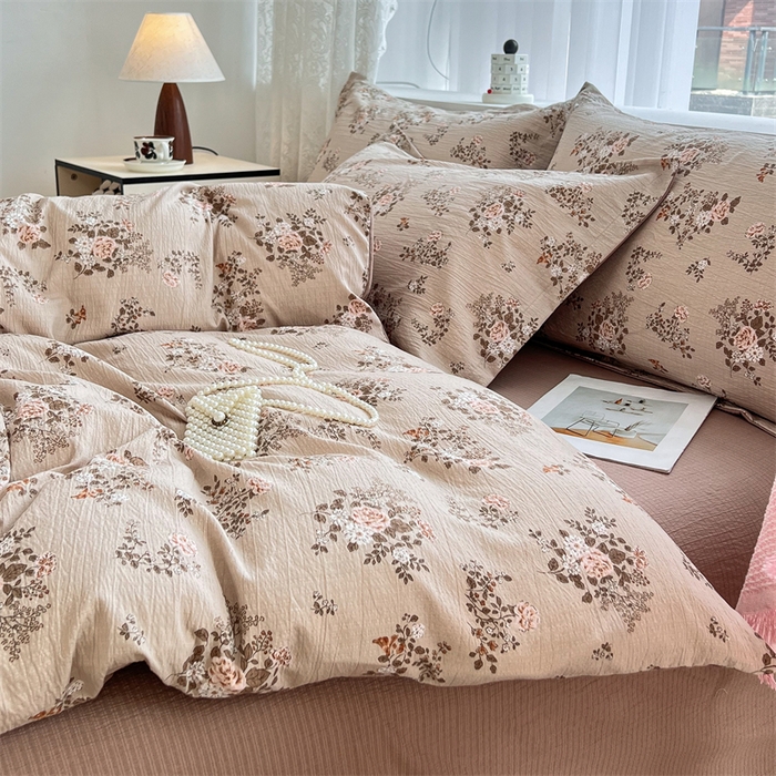 91家纺网 家纺一手货源 找家纺 麦田家纺 2025新款A类云感木棉皱皱双层纱印花四件套 简意