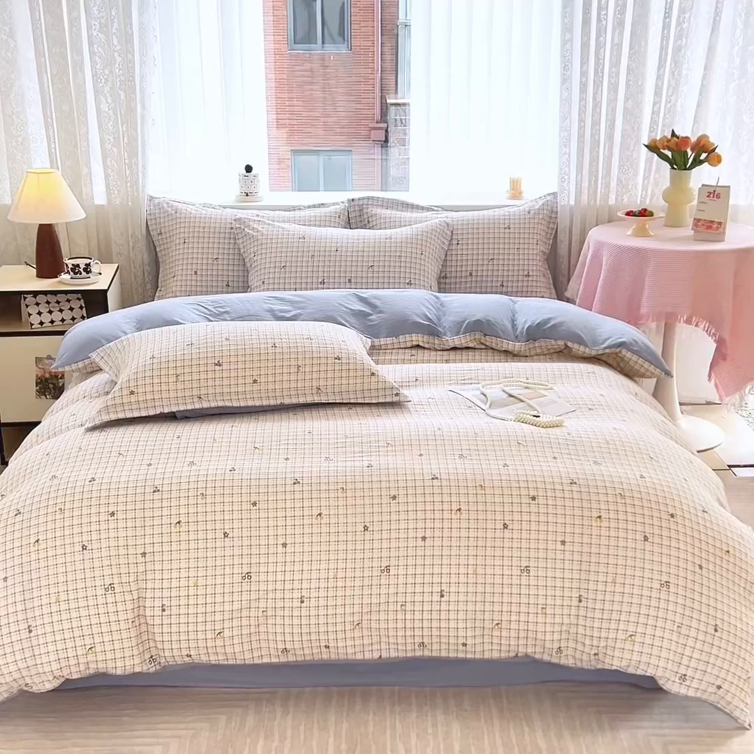 91家纺网 家纺一手货源 找家纺 麦田家纺 2025新款A类云感木棉皱皱双层纱印花四件套 樱桃格