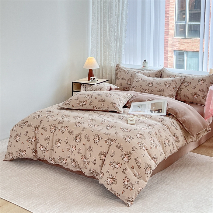 91家纺网 家纺一手货源 找家纺 麦田家纺 2025新款A类云感木棉皱皱双层纱印花四件套 简意