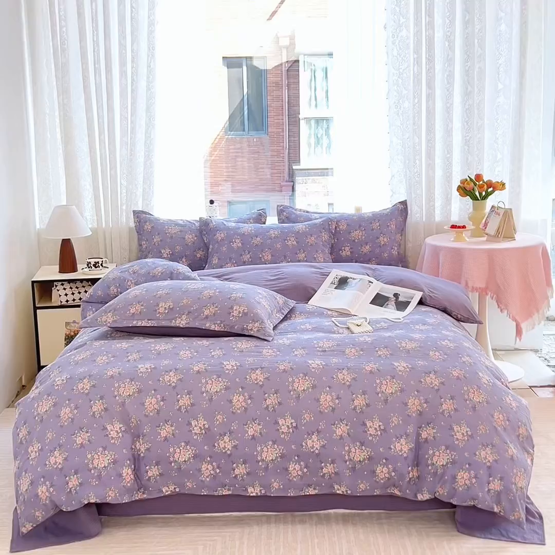 91家纺网 家纺一手货源 找家纺 麦田家纺 2025新款A类云感木棉皱皱双层纱印花四件套 紫韵