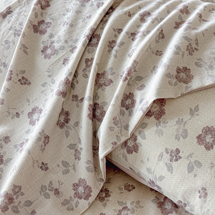 91家纺网 家纺一手货源 找家纺 麦田家纺 2025新款A类棉麻四件套系列 花香满园-红