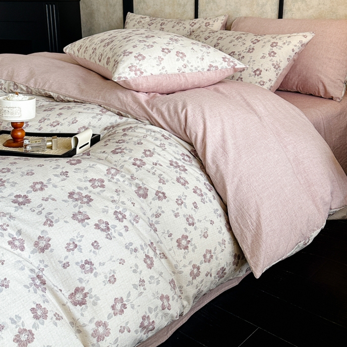 91家纺网 家纺一手货源 找家纺 麦田家纺 2025新款A类棉麻四件套系列 花香满园-红