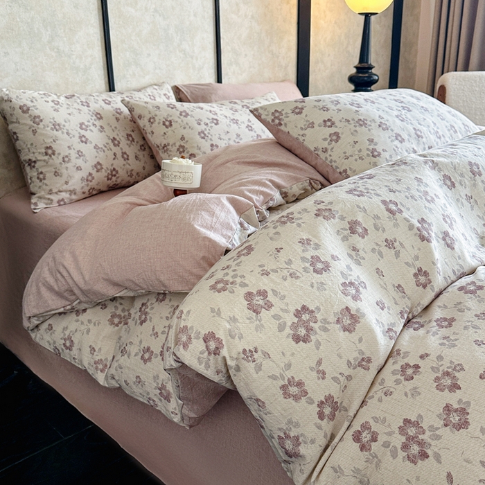 91家纺网 家纺一手货源 找家纺 麦田家纺 2025新款A类棉麻四件套系列 花香满园-红