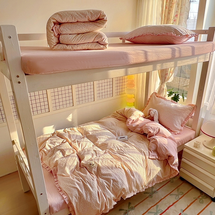 91家纺网 家纺一手货源 找家纺 （总）春光里 2025新款高克重皱皱纱学生床三件套