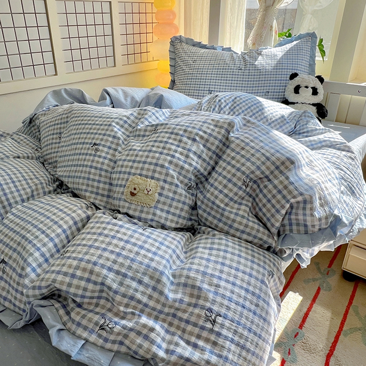 91家纺网 家纺一手货源 找家纺 春光里 2025新款高克重皱皱纱学生床三件套 海盐格