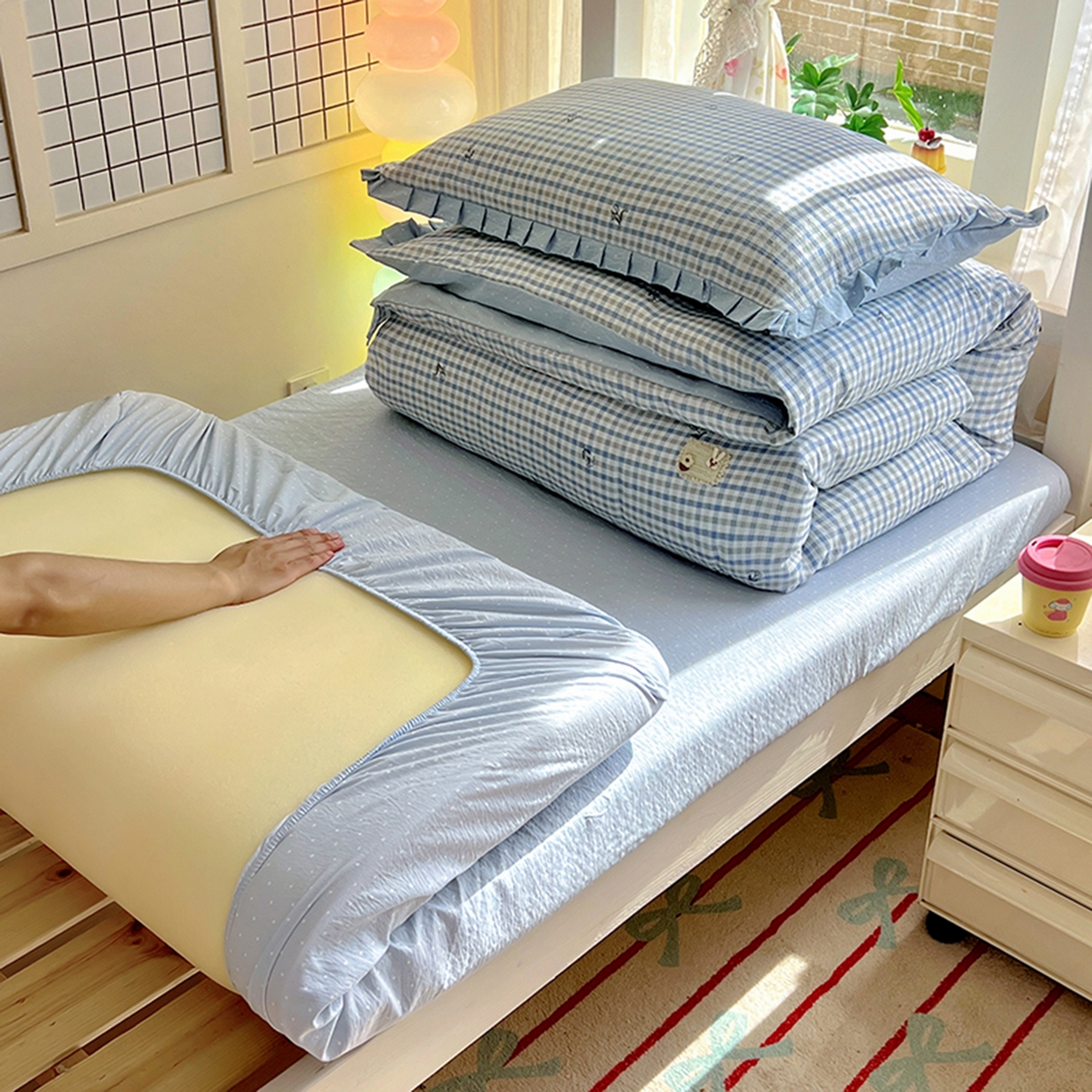 91家纺网 家纺一手货源 找家纺 春光里 2025新款高克重皱皱纱学生床三件套 海盐格