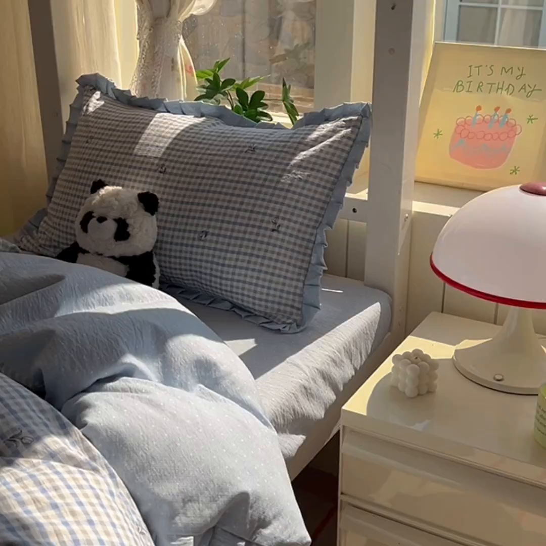 91家纺网 家纺一手货源 找家纺 春光里 2025新款高克重皱皱纱学生床三件套 海盐格