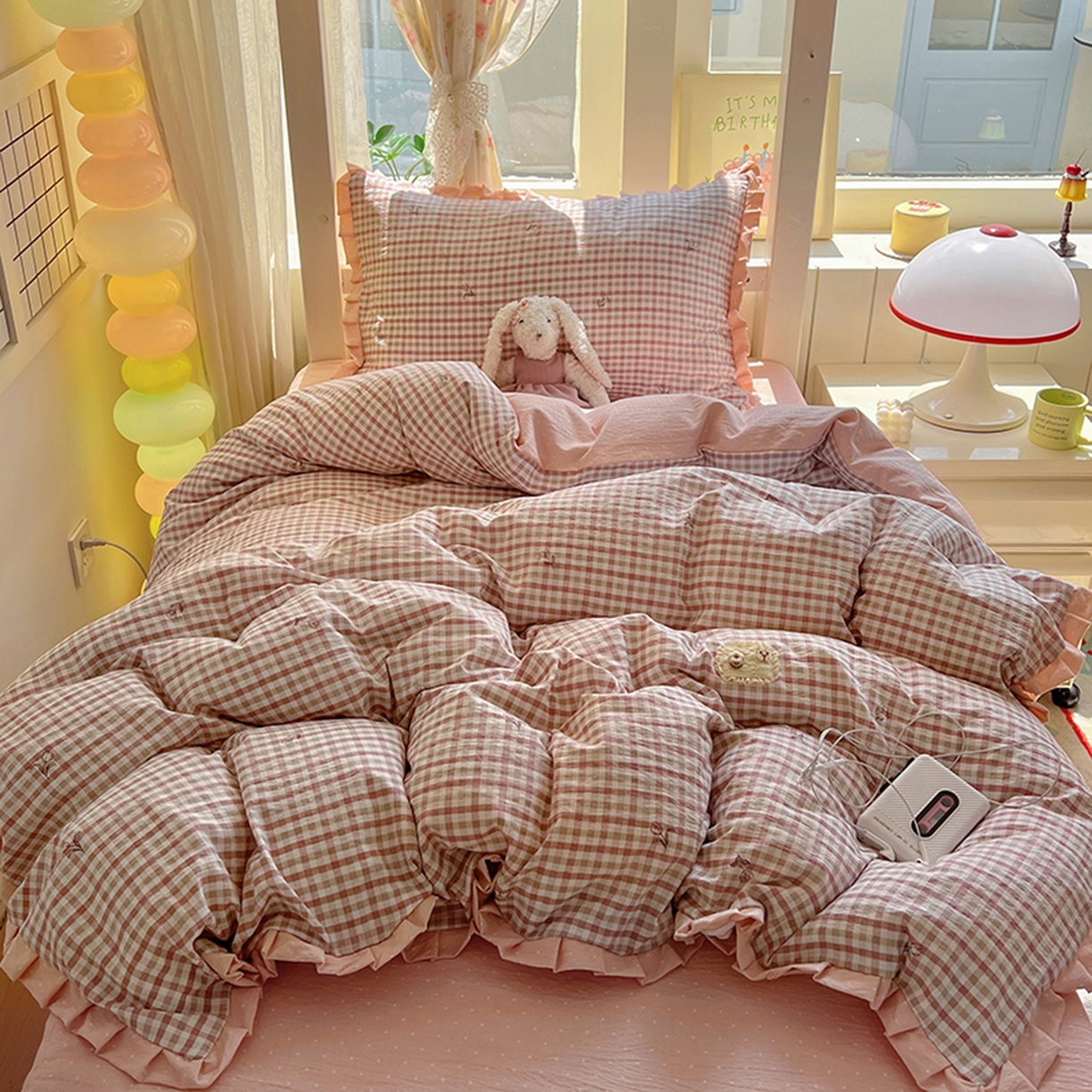 91家纺网 家纺一手货源 找家纺 春光里 2025新款高克重皱皱纱学生床三件套 红茶格