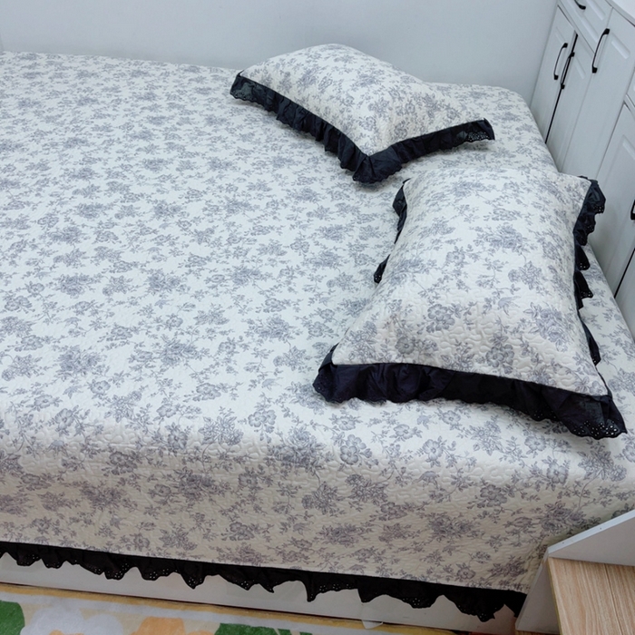 91家纺网 家纺一手货源 找家纺 暖居 2025新款纯棉绗缝夹棉榻榻米支持定制防滑全棉印花小碎花农村大炕盖三件套系列白山茶