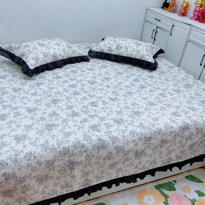 91家纺网 家纺一手货源 找家纺 暖居 2025新款纯棉绗缝夹棉榻榻米支持定制防滑全棉印花小碎花农村大炕盖三件套系列白山茶