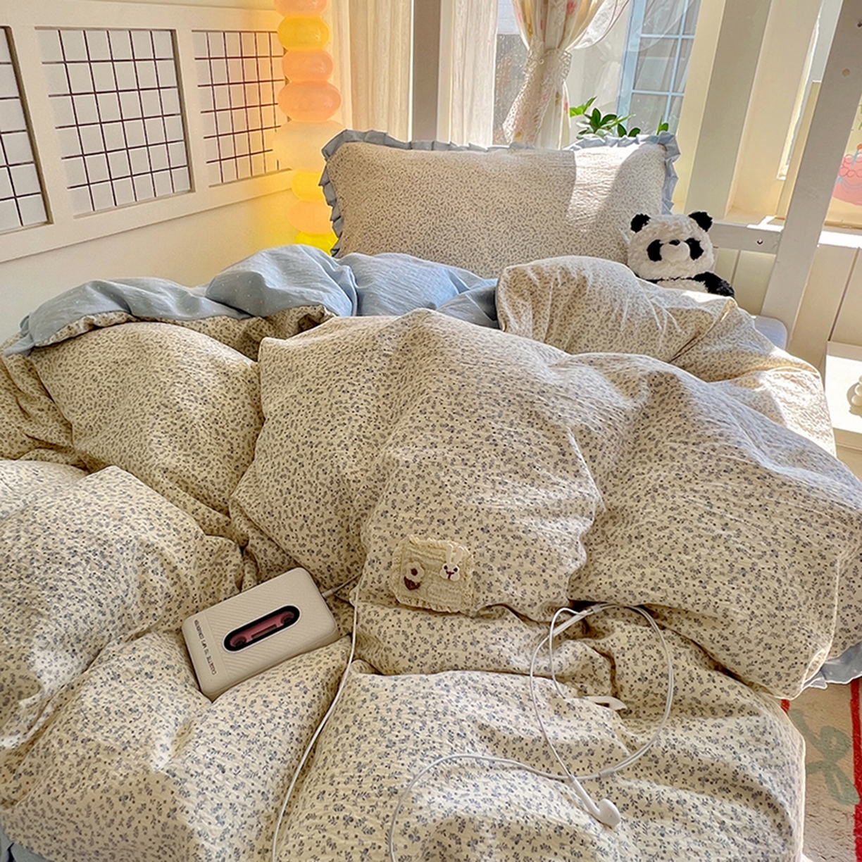 91家纺网 家纺一手货源 找家纺 春光里 2025新款高克重皱皱纱学生床三件套 碎蓝