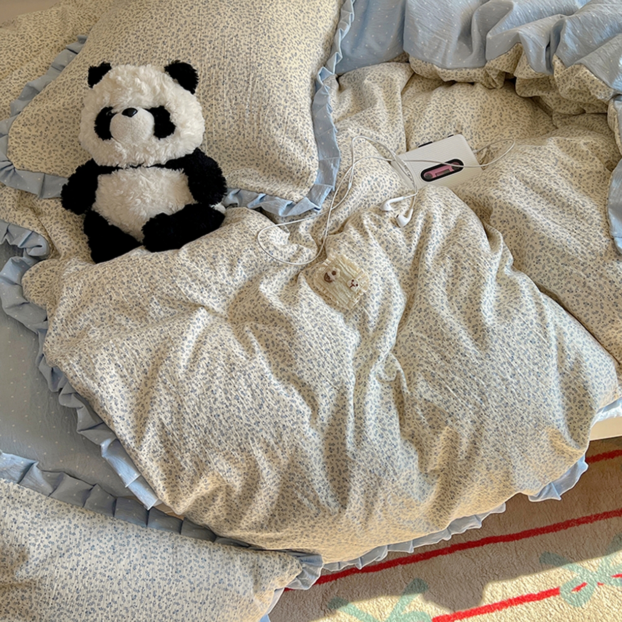 91家纺网 家纺一手货源 找家纺 春光里 2025新款高克重皱皱纱学生床三件套 碎蓝