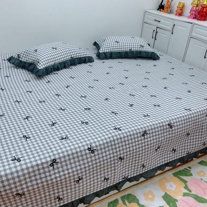 91家纺网 家纺一手货源 找家纺 暖居 2025新款纯棉绗缝夹棉榻榻米支持定制防滑全棉印花小碎花农村大炕盖三件套系列灰格蝴蝶结