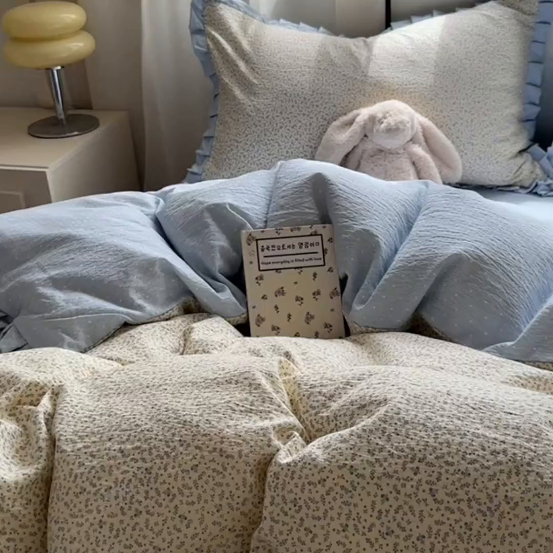 91家纺网 家纺一手货源 找家纺 春光里 2025新款高克重皱皱纱学生床三件套 碎蓝