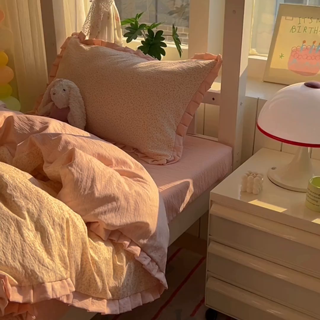 91家纺网 家纺一手货源 找家纺 春光里 2025新款高克重皱皱纱学生床三件套 桃桃