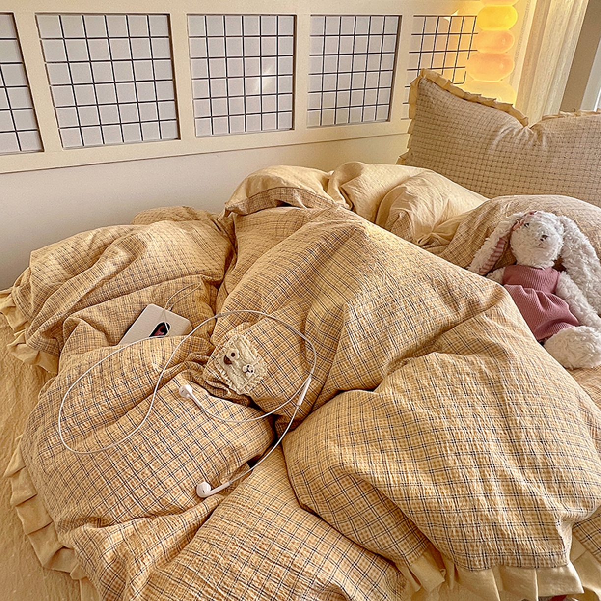 91家纺网 家纺一手货源 找家纺 春光里 2025新款高克重皱皱纱学生床三件套 夏日黄格