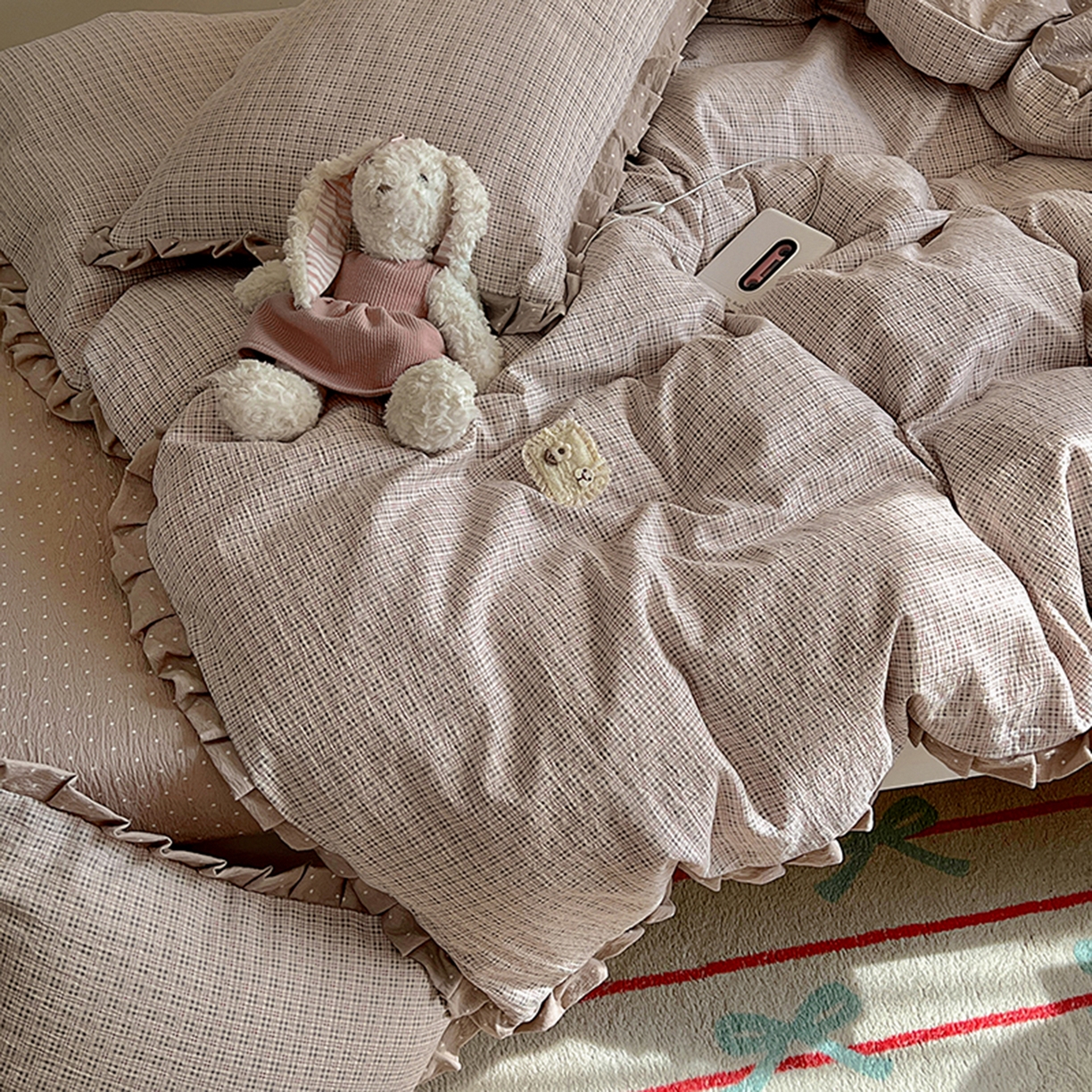 91家纺网 家纺一手货源 找家纺 春光里 2025新款高克重皱皱纱学生床三件套 英伦格