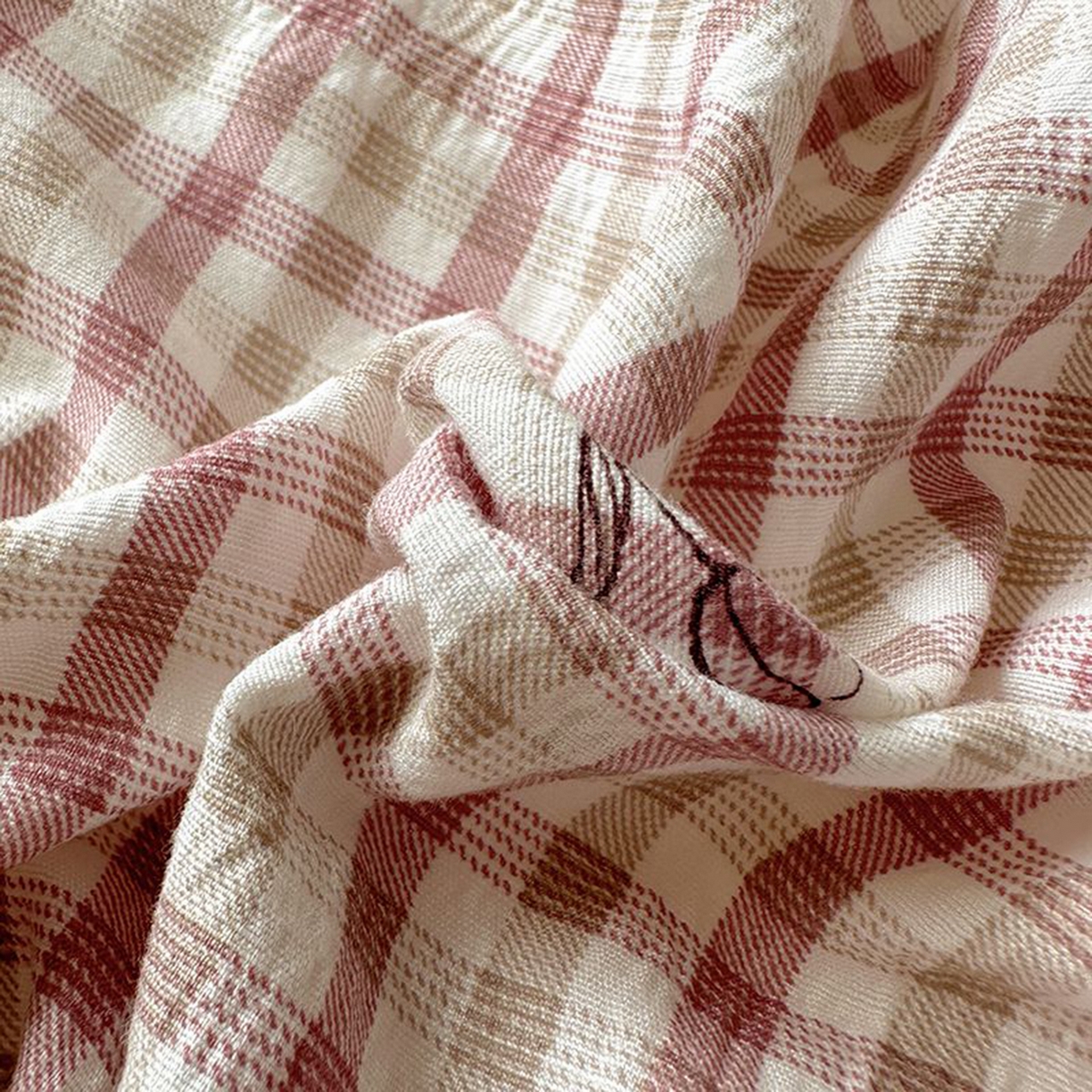 91家纺网 家纺一手货源 找家纺 春光里 2025新款高克重皱皱纱四件套 红茶格