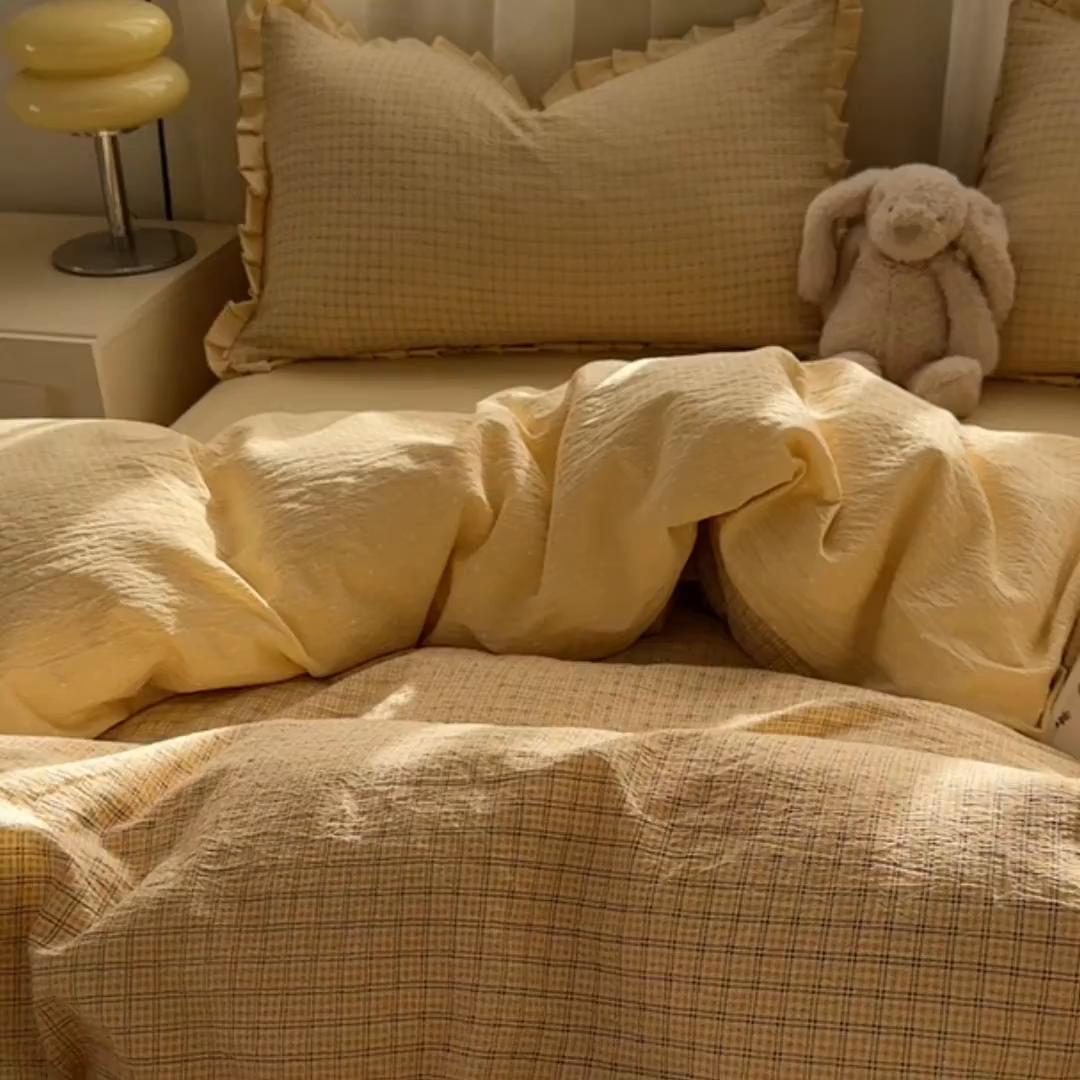 91家纺网 家纺一手货源 找家纺 春光里 2025新款高克重皱皱纱四件套 夏日黄格