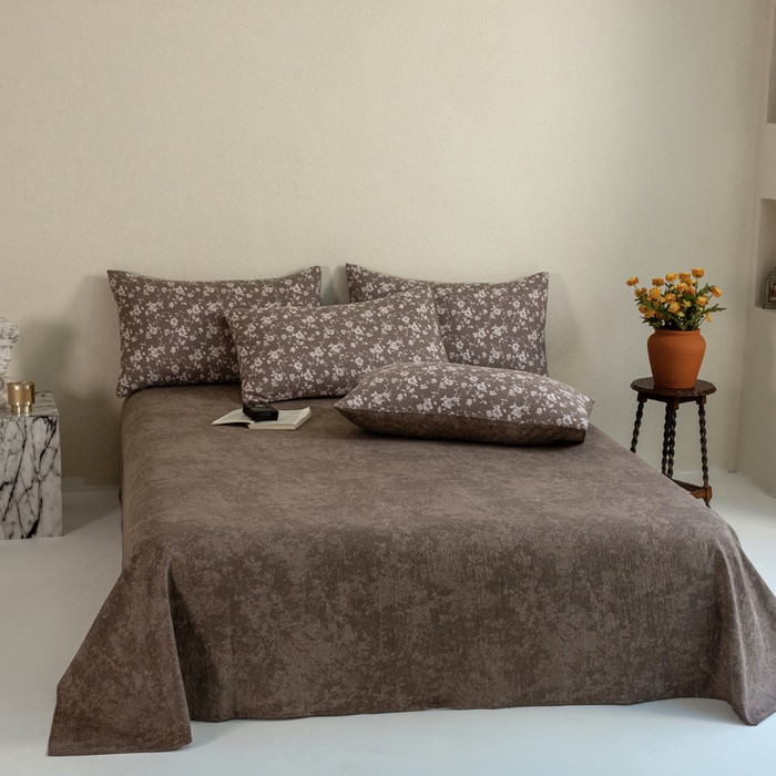 91家纺网 家纺一手货源 找家纺 大境 2025秋冬新款加厚复古风多层纱轻磨毛四件套 知否