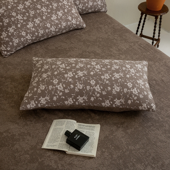 91家纺网 家纺一手货源 找家纺 大境 2025秋冬新款加厚复古风多层纱轻磨毛四件套 知否