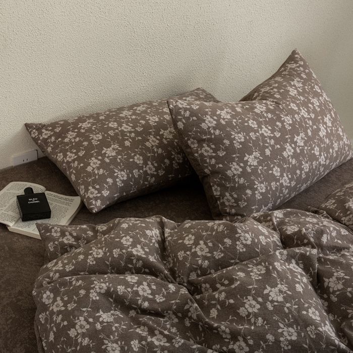 91家纺网 家纺一手货源 找家纺 大境 2025秋冬新款加厚复古风多层纱轻磨毛四件套 知否