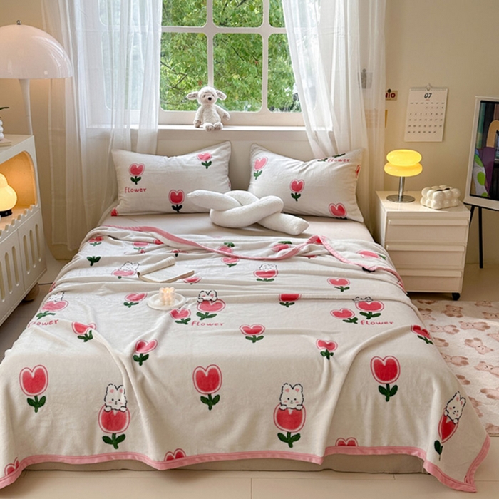 宅部落 2025新款牛奶绒毛毯毯子300克云貂绒盖毯系列-印花 郁金香小免