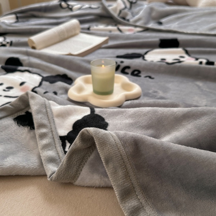 91家纺网 家纺一手货源 找家纺 宅部落 2025新款牛奶绒毛毯毯子300克云貂绒盖毯系列-印花 快乐小汪汪