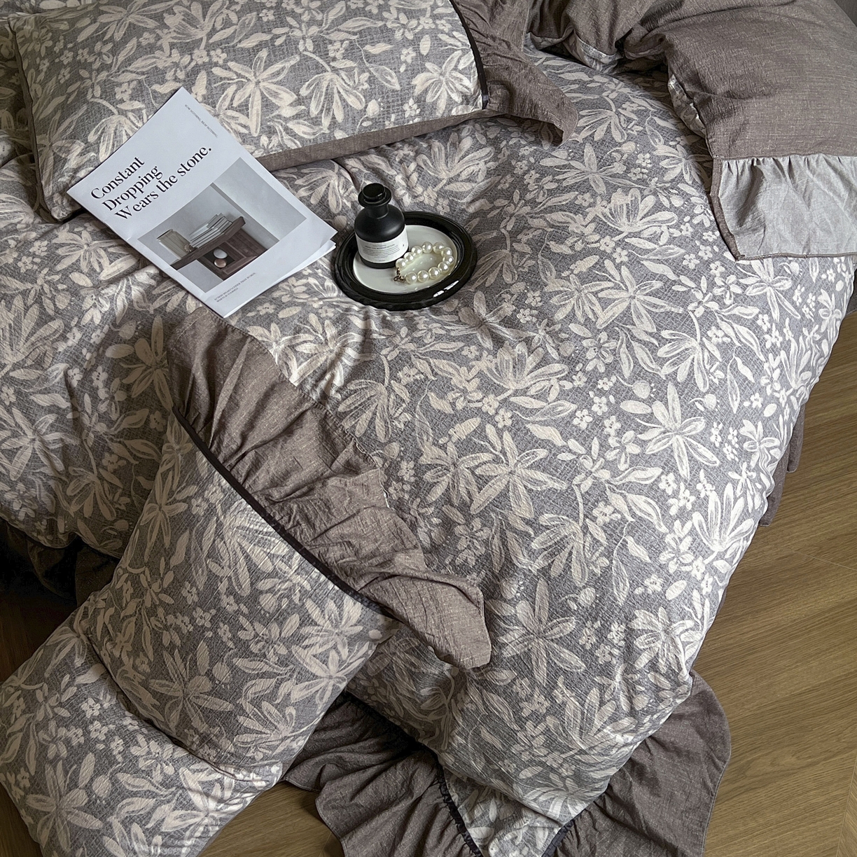 91家纺网 家纺一手货源 找家纺 春光里 2025新款高克重亚麻皱皱纱四件套 雾岛