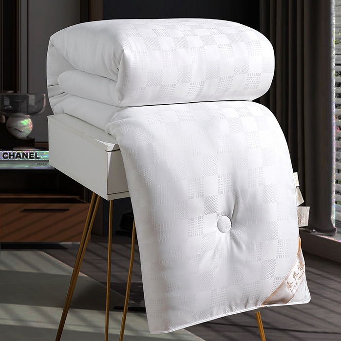 91家纺网 家纺一手货源 找家纺 锦绣家纺 2025新款蚕丝被 白色