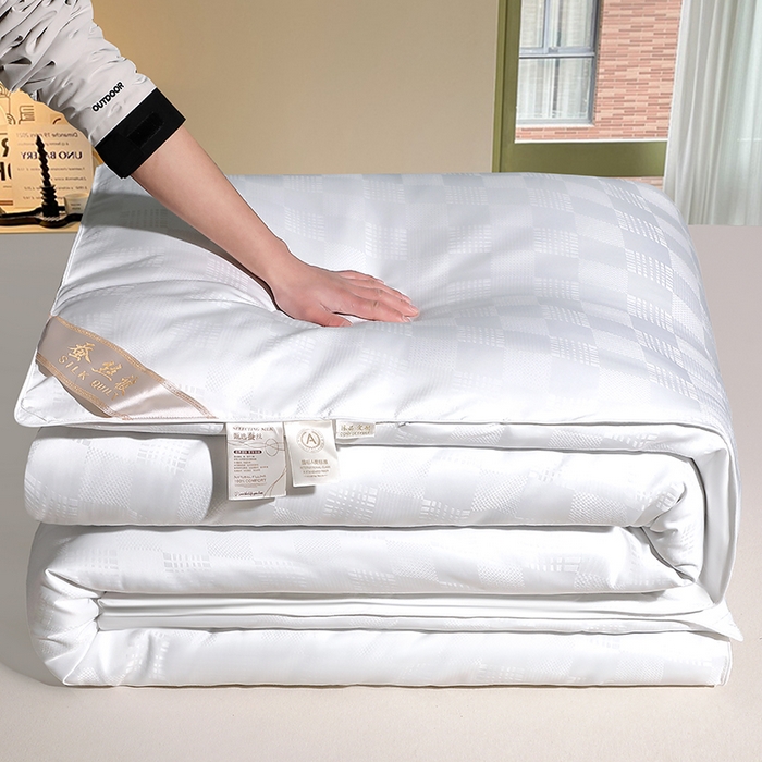 91家纺网 家纺一手货源 找家纺 锦绣家纺 2025新款蚕丝被 白色