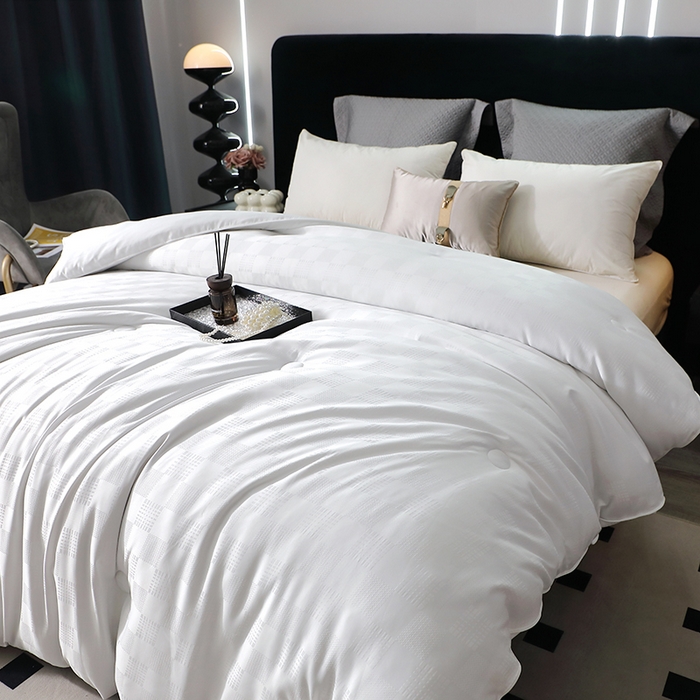 91家纺网 家纺一手货源 找家纺 锦绣家纺 2025新款蚕丝被 白色