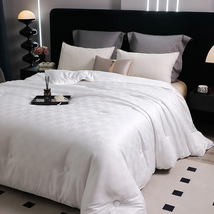 91家纺网 家纺一手货源 找家纺 锦绣家纺 2025新款蚕丝被 白色