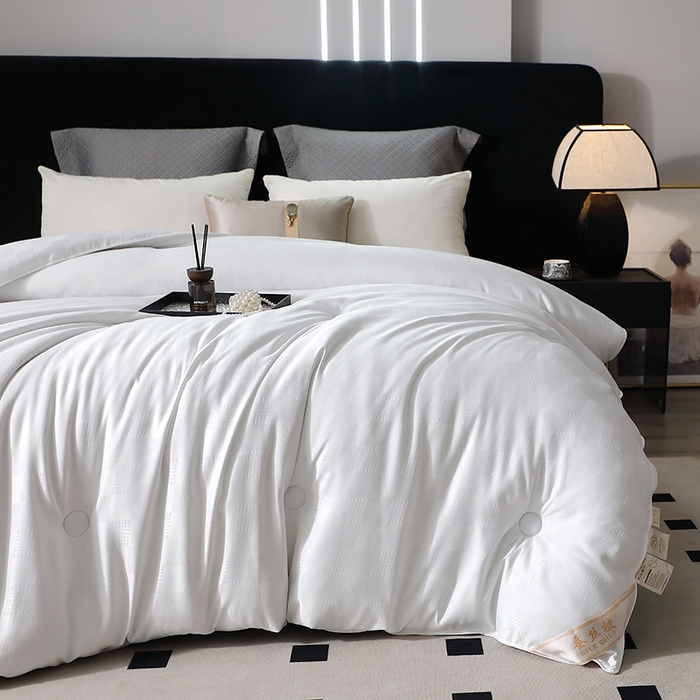 91家纺网 家纺一手货源 找家纺 锦绣家纺 2025新款蚕丝被 白色