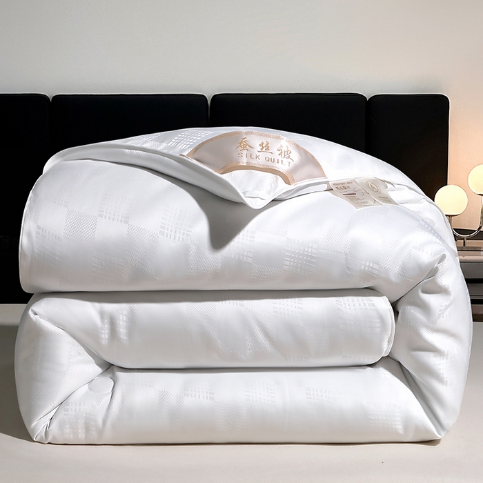 91家纺网 家纺一手货源 找家纺 锦绣家纺 2025新款蚕丝被 白色