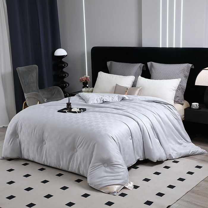 91家纺网 家纺一手货源 找家纺 锦绣家纺 2025新款蚕丝被 灰色