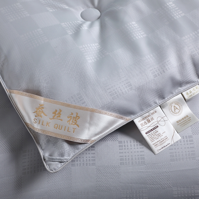 91家纺网 家纺一手货源 找家纺 锦绣家纺 2025新款蚕丝被 灰色