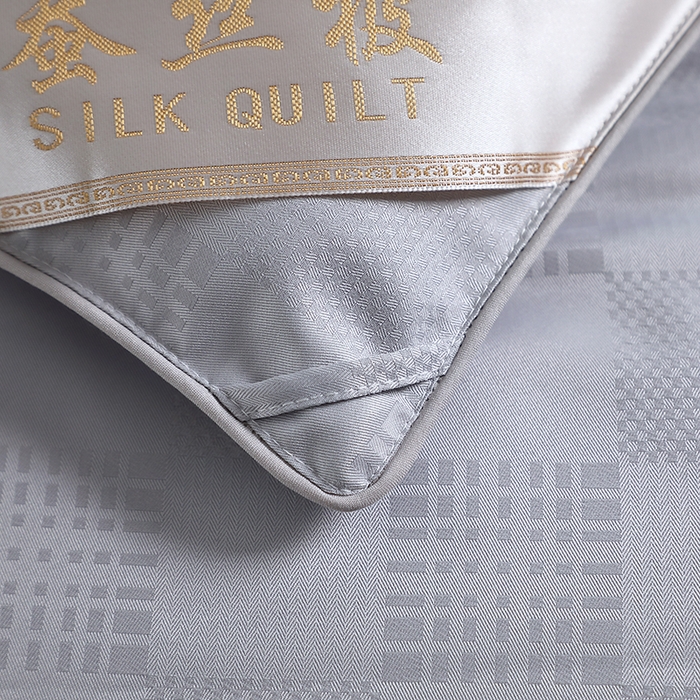 91家纺网 家纺一手货源 找家纺 锦绣家纺 2025新款蚕丝被 灰色