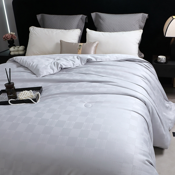 91家纺网 家纺一手货源 找家纺 锦绣家纺 2025新款蚕丝被 灰色