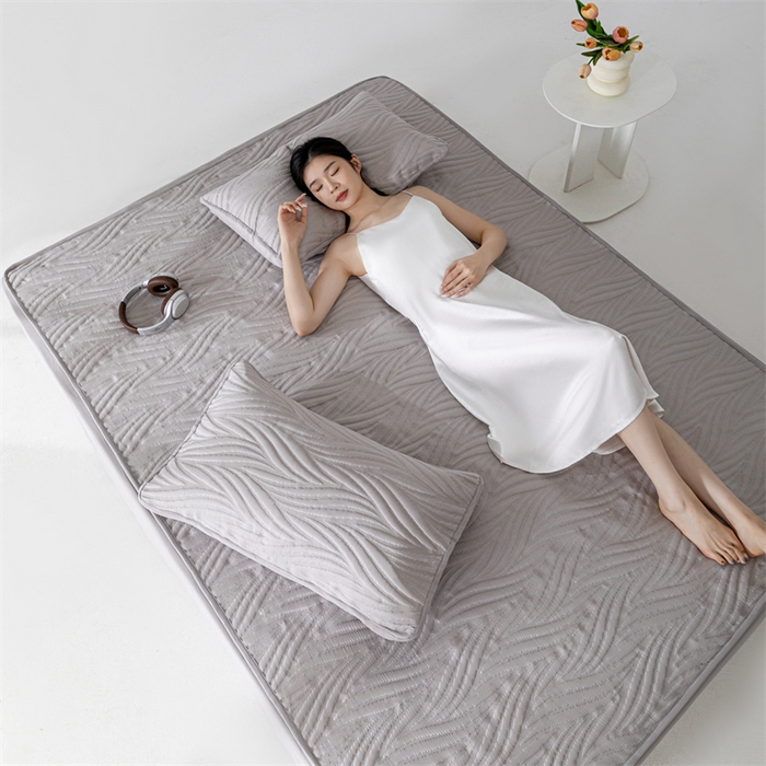 91家纺网 家纺一手货源 找家纺 北极情 2025新款A类原棉大豆夹棉床笠 浅灰