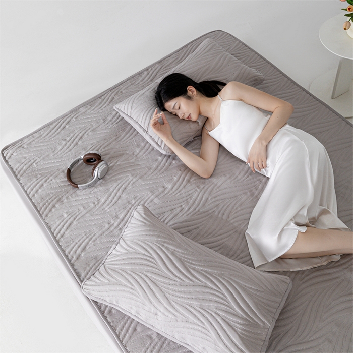 91家纺网 家纺一手货源 找家纺 北极情 2025新款A类原棉大豆夹棉床笠 浅灰